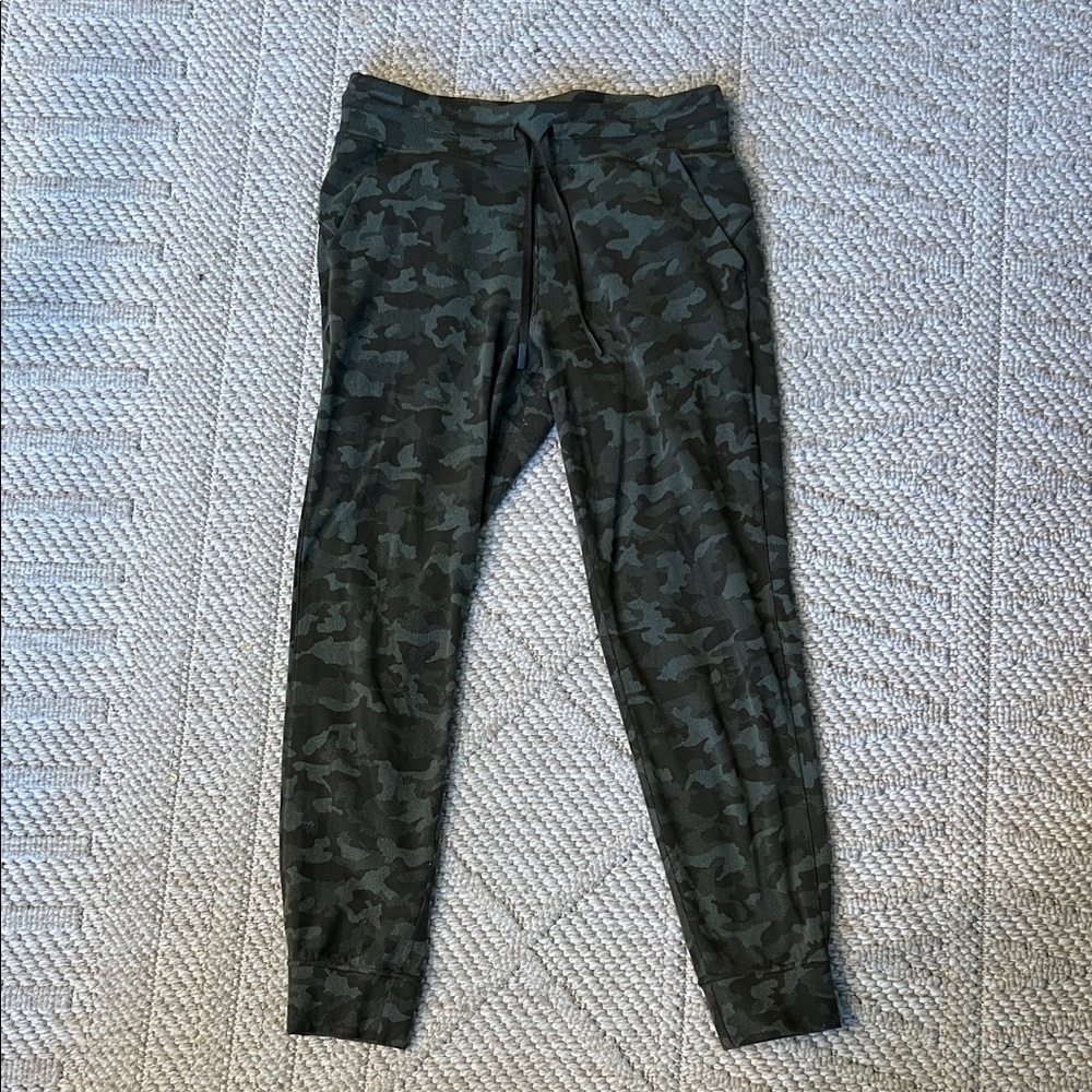 lululemon athletica Women’s Dark Camo Joggers